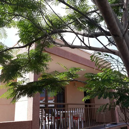 Semesterbostad Casa Girdana